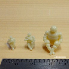 Par de muñecos Michelin 12 mm - Miniaturas 1:32 - Artisan 04522-2