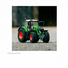 Tractor Fendt 828 Vario - Miniatura 1:32 - Britains 43177