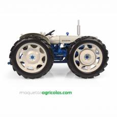 Tractor Ford County Super 4 - Réplica 1:16 - UH 2781